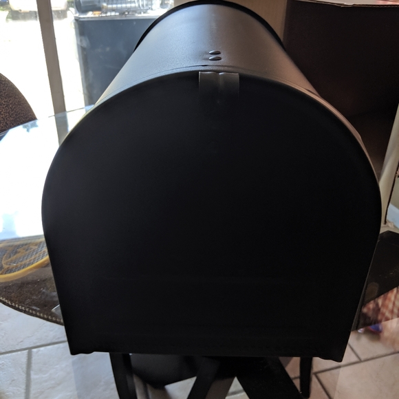 Locking Mailbox - Picture 5 of 5